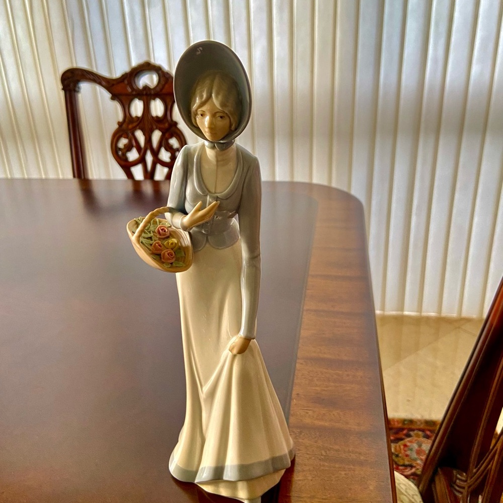 Porcelanus Miguel Requena Figurine Large Lady in Bonnet W/Basket Valencia Spain
